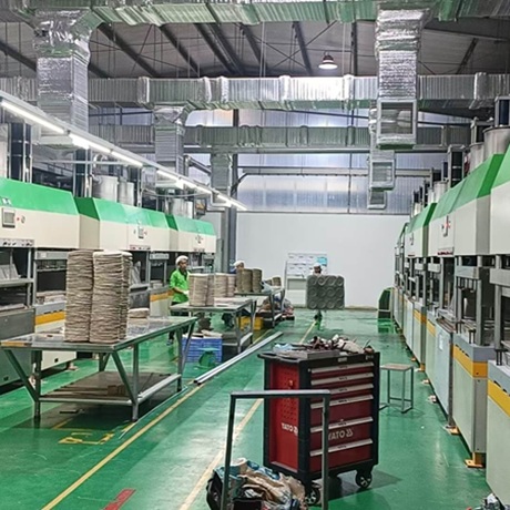 LIGNE DE PRODUCTION DE MACHINES SEMI-AUTOMATIQUES - USINE DU CLIENT